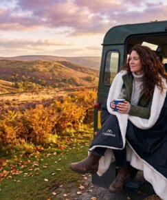 The British Weather Defier: Why the Kato Tirrinia Waterproof Sherpa Blanket Lives in the Boot of My Car